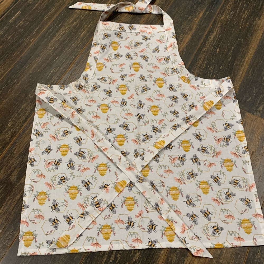 Kid’s Bee and Honeycomb Pattern Apron